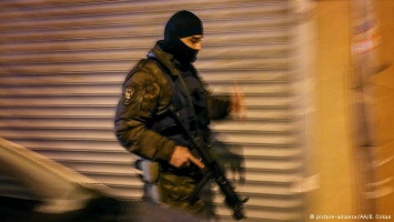 В Турции отстранили от должности почти 13 тысяч полицейских