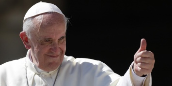 Папа Римский призвал уважать гомосексуалов и трансгендеров