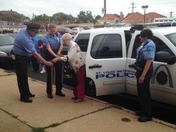В США арестовали 102-летнюю старушку по ее собственному желанию