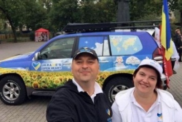 Пара из Днепра потратила 50 тысяч собственных долларов, чтобы рассказать всему миру об Украине