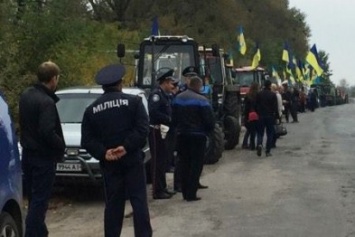 Фермеры Сумщины вышли на страйк в Киеве и под Сумами (ВИДЕО)