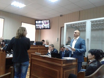Во время слушания дела пяти экс-«беркутовцев» отцу показали видео гибели сына на Майдане
