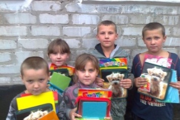 Школьники села Светлое получили помощь от районных депутатов