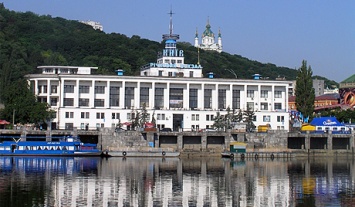 В речном порту "Киев" Кабмин открыл международный пункт пропуска