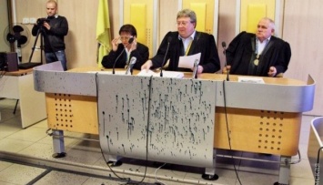 Банкротство НПЗ: заседание одесского суда сорвали зеленкой и "минированием"