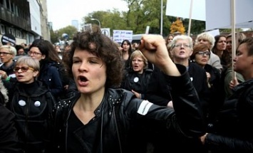 Польские евродепутаты не хотят, чтобы в ЕП обсуждали права женщин