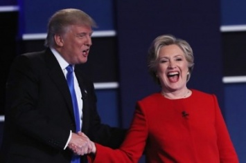 Клинтон: Чуть не упала со стула во время просмотра пародии дебатов