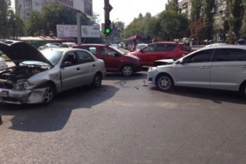 В Одессе ищут свидетелей двух аварий на одном месте (ФОТО)