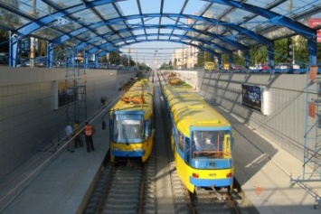 В Киеве скоростной трамвай временно заменят на автобус