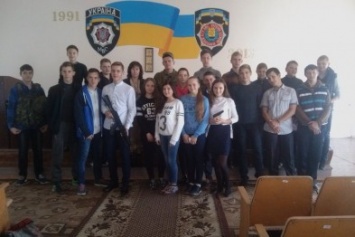 Добропольские полицейские провели для учеников местных школ День открытых дверей