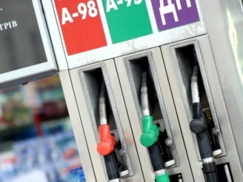С.Корецкий: около 50% в отпускной цене бензинов в Украине - это налоги