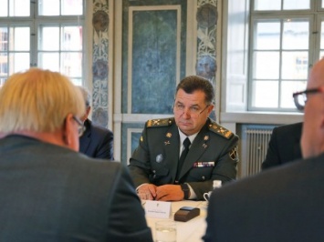 С.Полторак предложил углубить сотрудничество между Генштабами Украины и Швеции