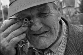 Кременчугские пенсионеры продолжают отдавать деньги мошенникам: дедушка лишился 46 тысяч гривен