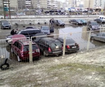 Киеву вернули земельный участок, незаконно используемый под парковку