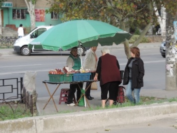 Мелитополь "оккупировали" харьковчане с колбасой (фото)
