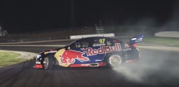 Red Bull переделал гоночный Holden в дрифт-кар