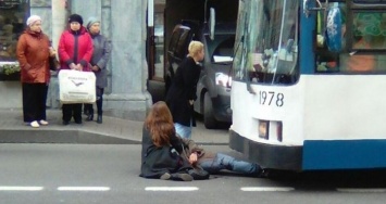 Троллейбус cбил людей в центре Петербурга