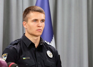 В Киеве патрульный полицейский спас из огня целую семью