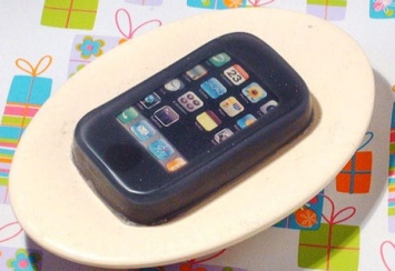 В Петербурге грабитель украл из магазина iPhone 6s с помощью мыла