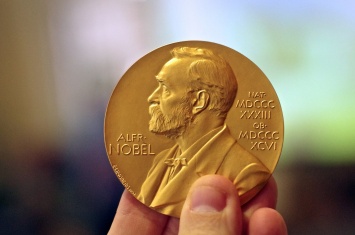 Блоггер призвал Нобелевский комитет прекратить вручать Премию мира