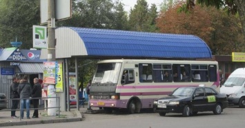 В Николаеве на автовокзале-невидимке Укртрансбезопасность начала штрафовать маршрутчиков