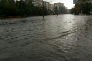 ГСЧС: В Одессе потоп, а в области - ураган