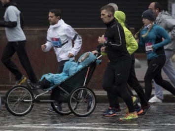 Более 6 тыс. участников международного марафона стартовали в Киеве