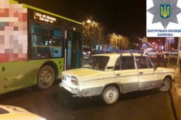 В Харькове пьяный водитель врезался в троллейбус (ФОТО)