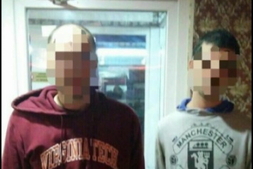 В Харькове двое посетителей заведения избили бармена и ограбили кафе