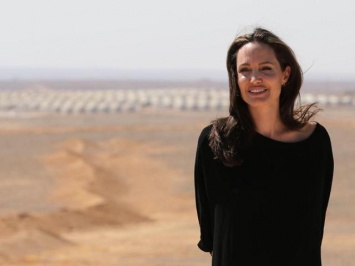 Анджелине Джоли приписывают роман с женатым ближневосточным миллионером