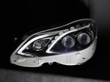 Daimler AG представил новую светодиодную матрицу