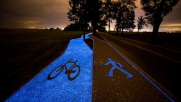 В Польше появилась велодорожка, которая светится ночью