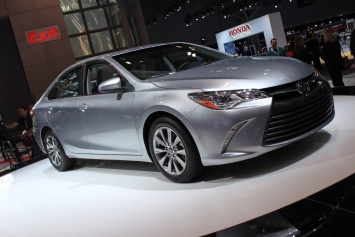 Форм-фактор роскоши: тест-драйв Toyota Camry