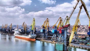 В морпортах Украины зафиксировано 12 случаев загрязнения воды нефтепродуктами