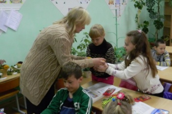 Дети из Бахмутского района получили гуманитарную помощь из Каменец-Подольского