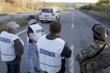 ОБСЕ вблизи Мариуполя увидела неразорвавшиеся снаряды на дороге