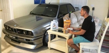 Американец укрыл BMW M3 от урагана «Мэтью» у себя дома