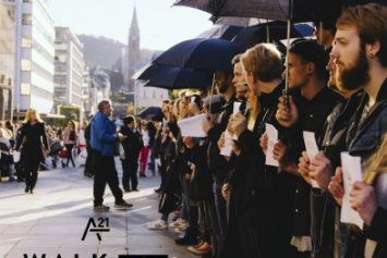 В Кременчуге 15 октября люди в черном и с зонтами будут ходить по площади Независимости