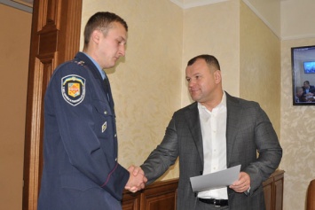 Полтавских полицейских наградили за поимку убийцы