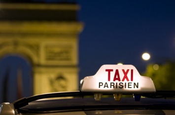 Французские власти решили помочь таксистам бороться с Uber