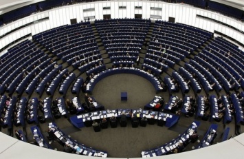 Утверждение безвизового режима для Украины не внесли в повестку дня октябрьской сессии Европарламента