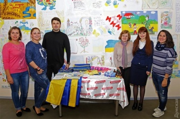 Защитникам Украины передали подарки и детские письма в зону АТО