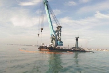 Ночью у берегов Крыма затонул плавучий кран: трое членов экипажа пропали в море