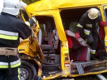 Микроавтобус, попавший в смертельное ДТП в Хмельницкой области, незаконно переоборудовали под пассажирский