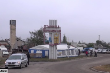 В Станице Луганской продолжаются провокационные обстрелы, в Золотом и Петровском - идет разминирование