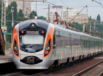 Скоростной поезд в направлении Харькова и Константиновки будет курсировать по измененному расписанию