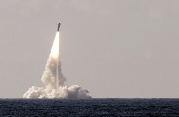 Россия провела успешных запуск трех баллистических ракет за день