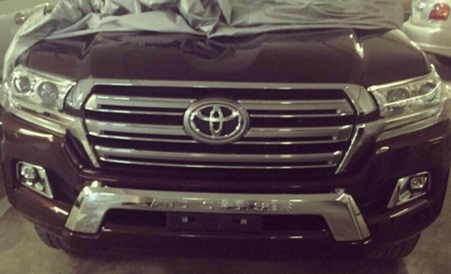 Toyota Land Cruiser 2016 на первом шпионском фото