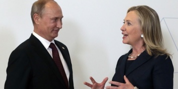 "Увлекательный и интересный": WikiLeaks сообщил о симпатии Клинтон к Путину