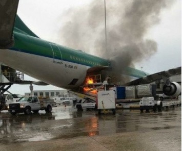 Самолет авиакомпании Aer Lingus загорелся во время дозаправки в США
